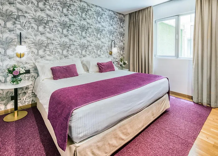 Apartosuites Jardines de Sabatini Madrid